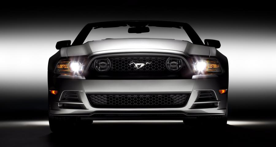  Ford Mustang GT 2013 года  (фото 10 из 58)